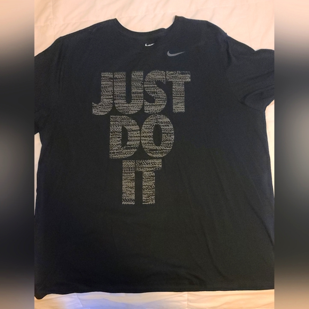 Nike Short Sleeve Basic T-shirt